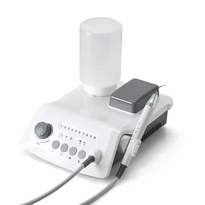 Equipo de ultrasonidos para tratamientos de profilaxis dental con luz